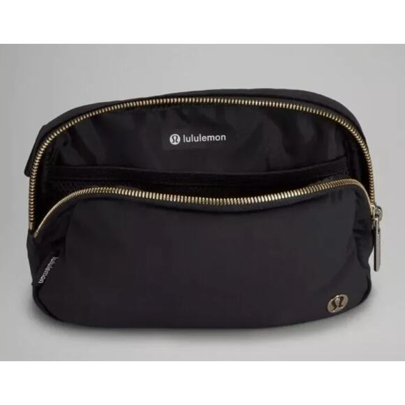NWT Lululemon Everywhere Belt Bag 1L Velour Black Gold One Size - Picture 2 of 6